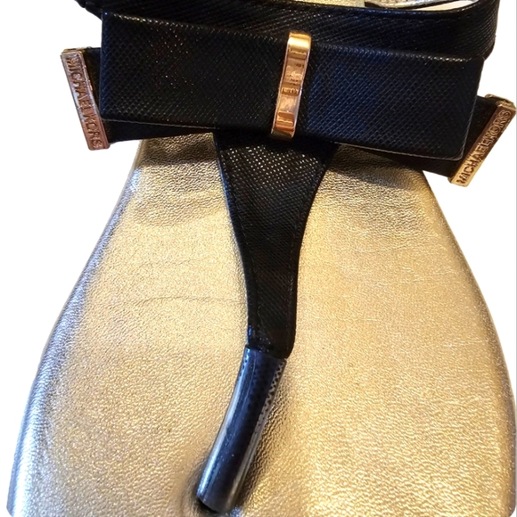 ♥︎ Michael KORS ♥︎ Perry Crysty ▪︎ Gold & Black Leather Bow Adjustable Sandals - Picture 5 of 9